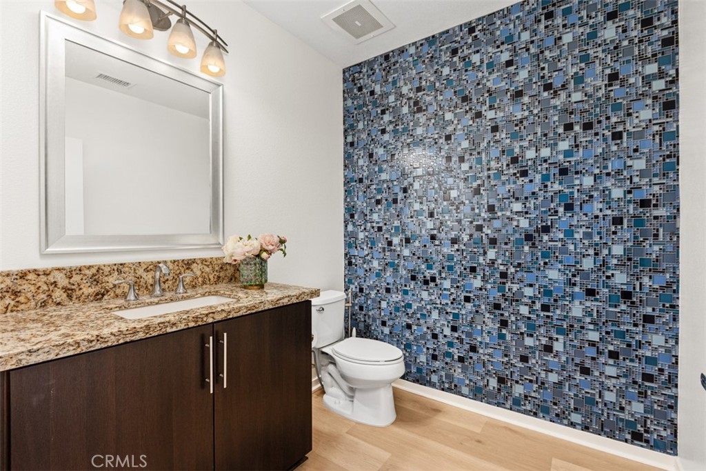 21 Gramercy 220 Property Photo 15