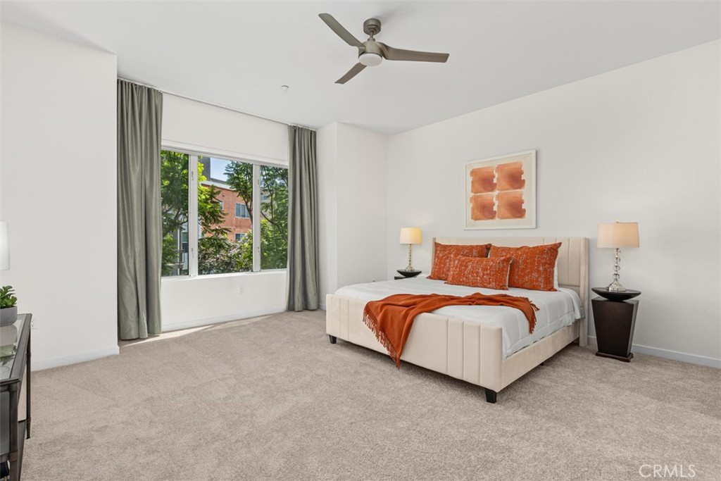 21 Gramercy 220 Property Photo 16