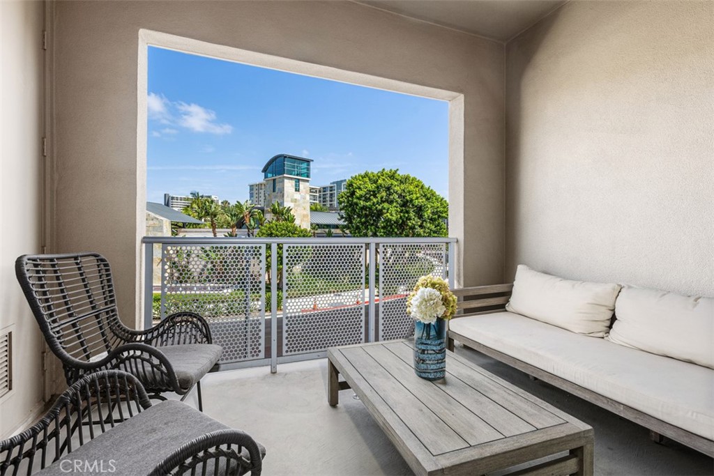 21 Gramercy 220 Property Photo 26