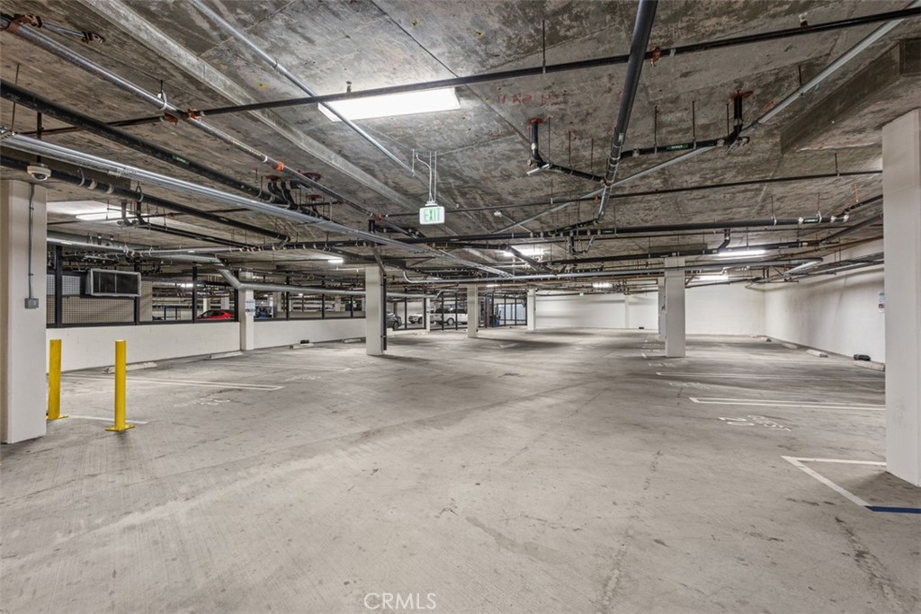 21 Gramercy 220 Property Photo 31