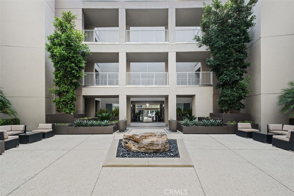 21 Gramercy 220 Property Photo 47