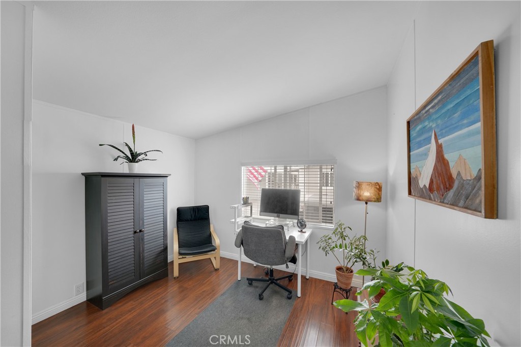 21851 Newland Property Photo 8