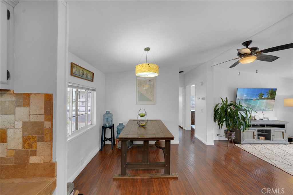 21851 Newland Property Photo 13