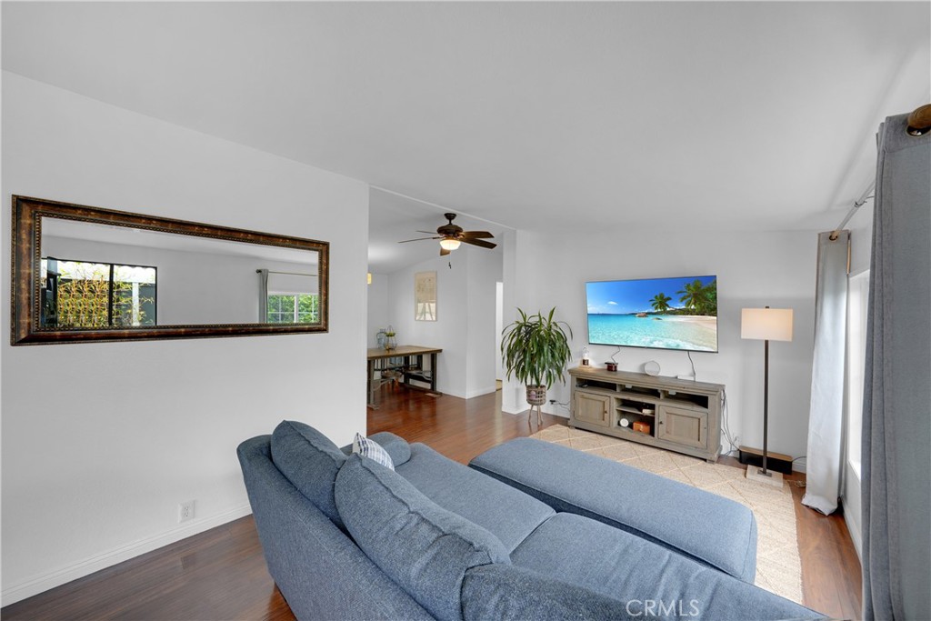 21851 Newland Property Photo 18