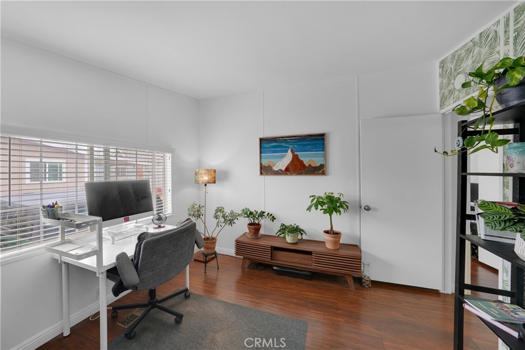 21851 Newland Property Photo 26