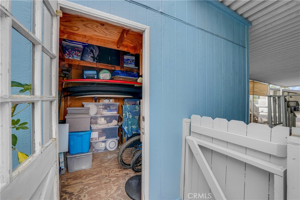 21851 Newland Property Photo 30
