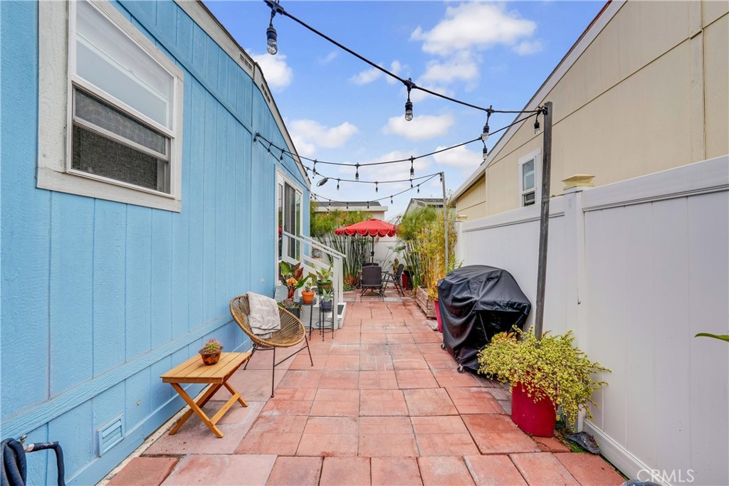 21851 Newland Property Photo 32