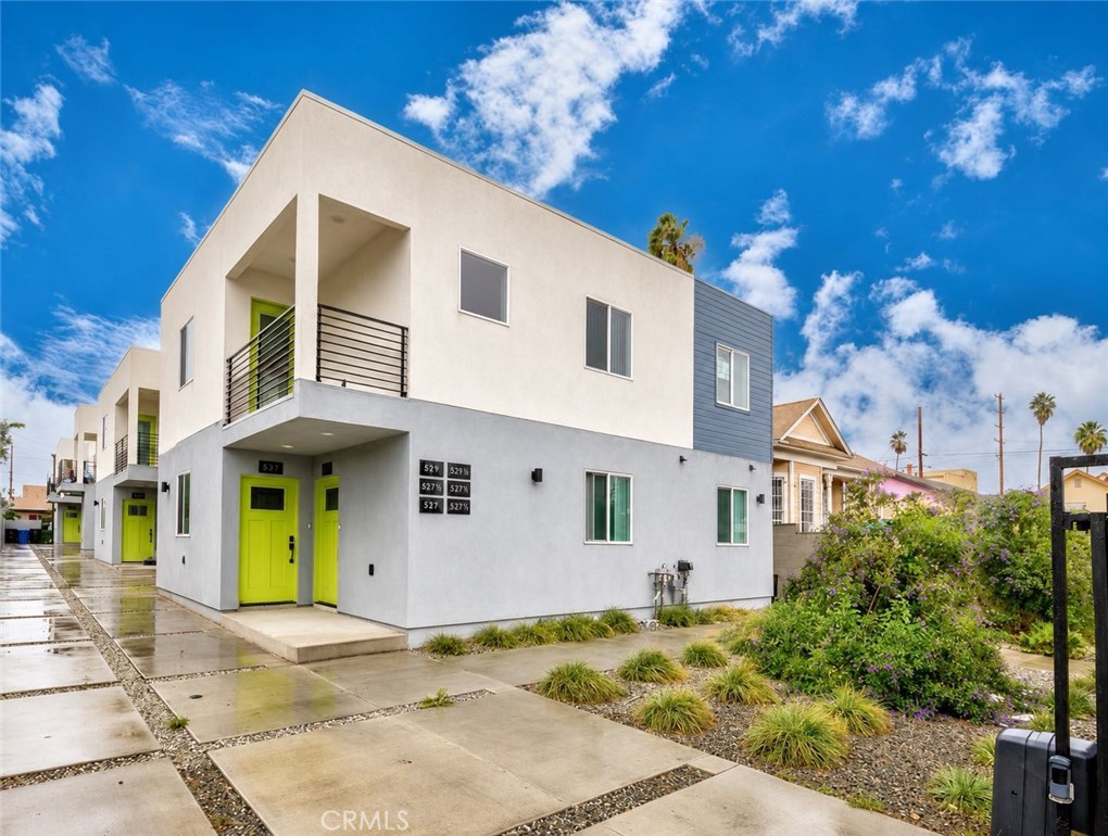 531 W 80th Street Property Photo