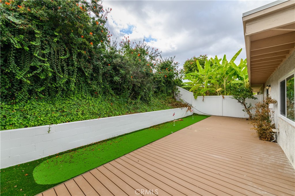 5016 Paseo De Vega Property Photo 3