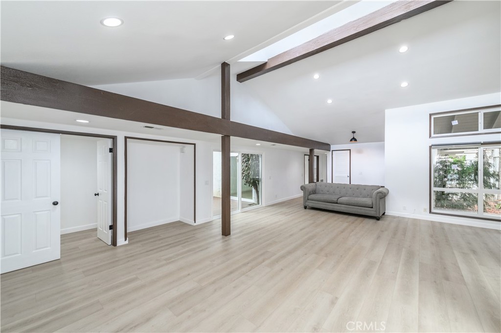 5016 Paseo De Vega Property Photo 6