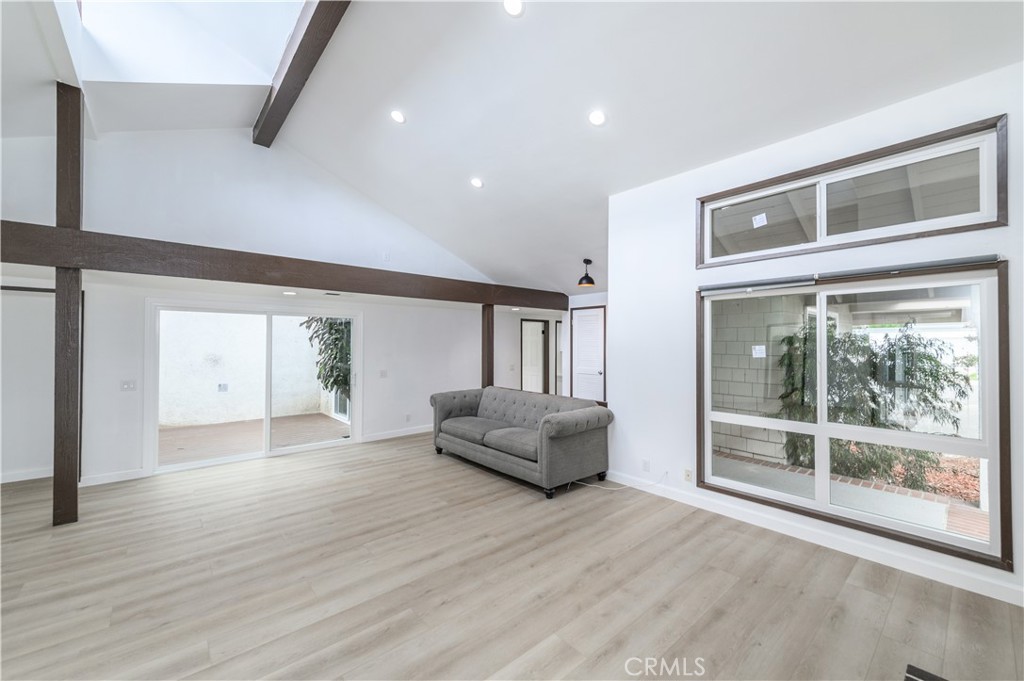5016 Paseo De Vega Property Photo 7