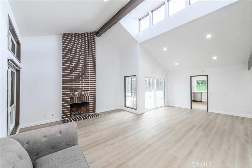 5016 Paseo De Vega Property Photo 8