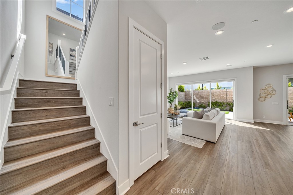 140 Walworth Property Photo 11