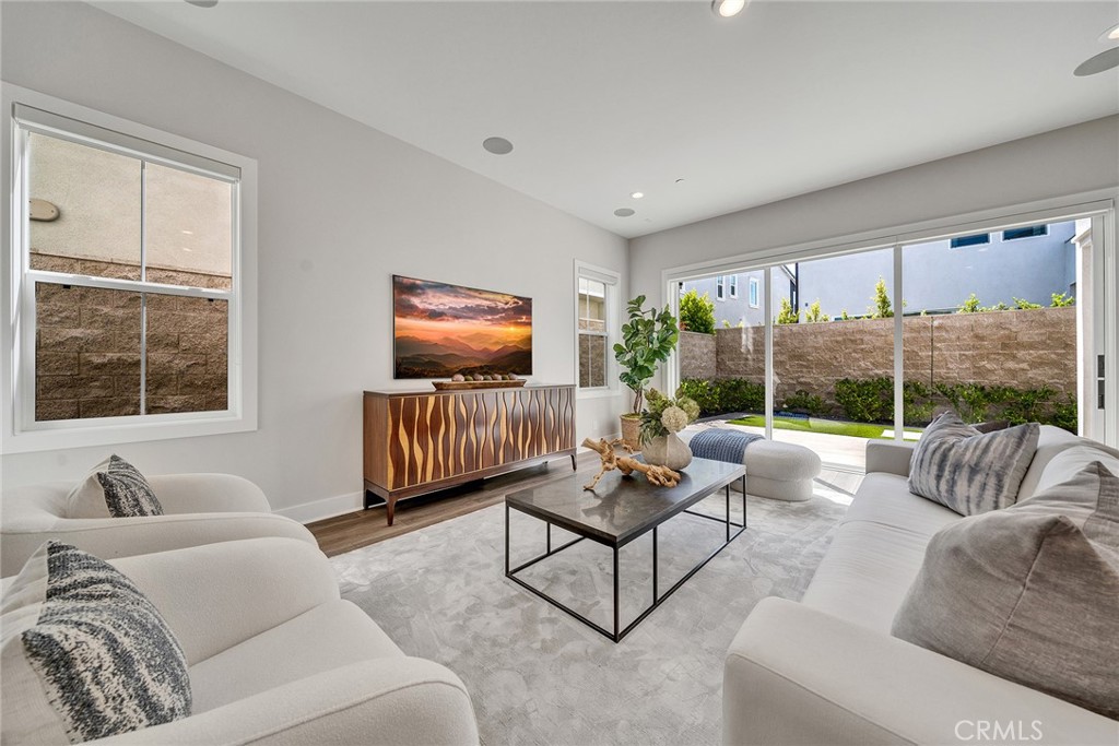 140 Walworth Property Photo 14