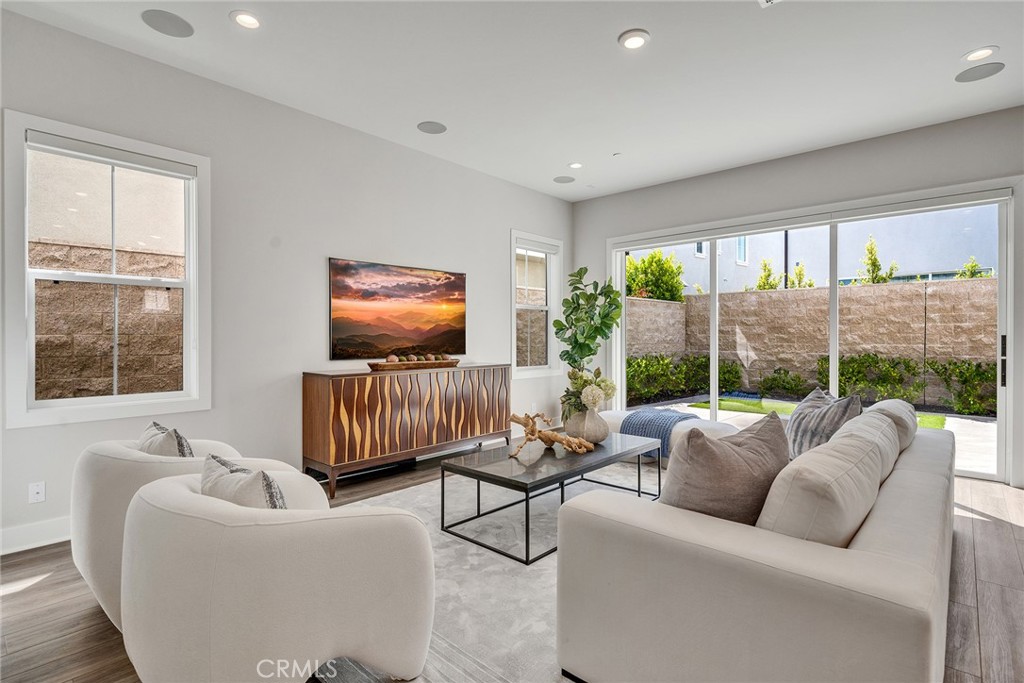 140 Walworth Property Photo 15