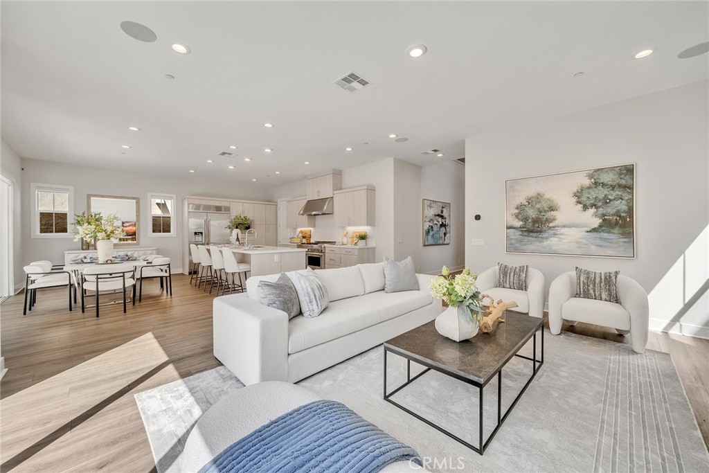 140 Walworth Property Photo 17