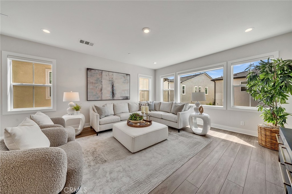 140 Walworth Property Photo 28