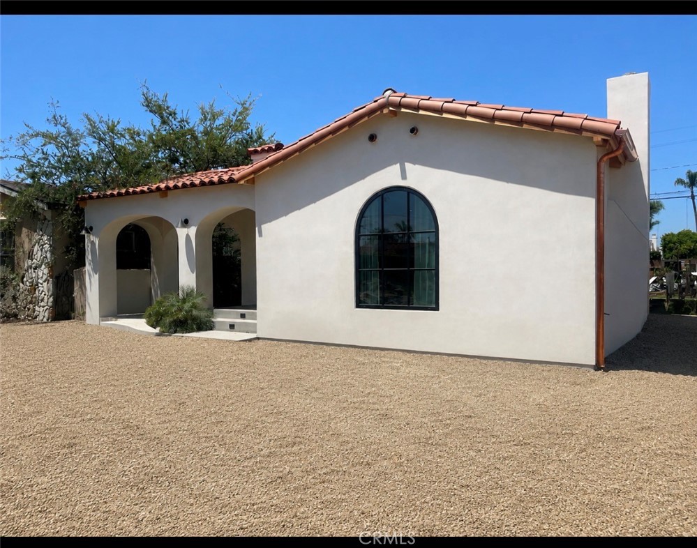 8821 S Gramercy Property Photo 2