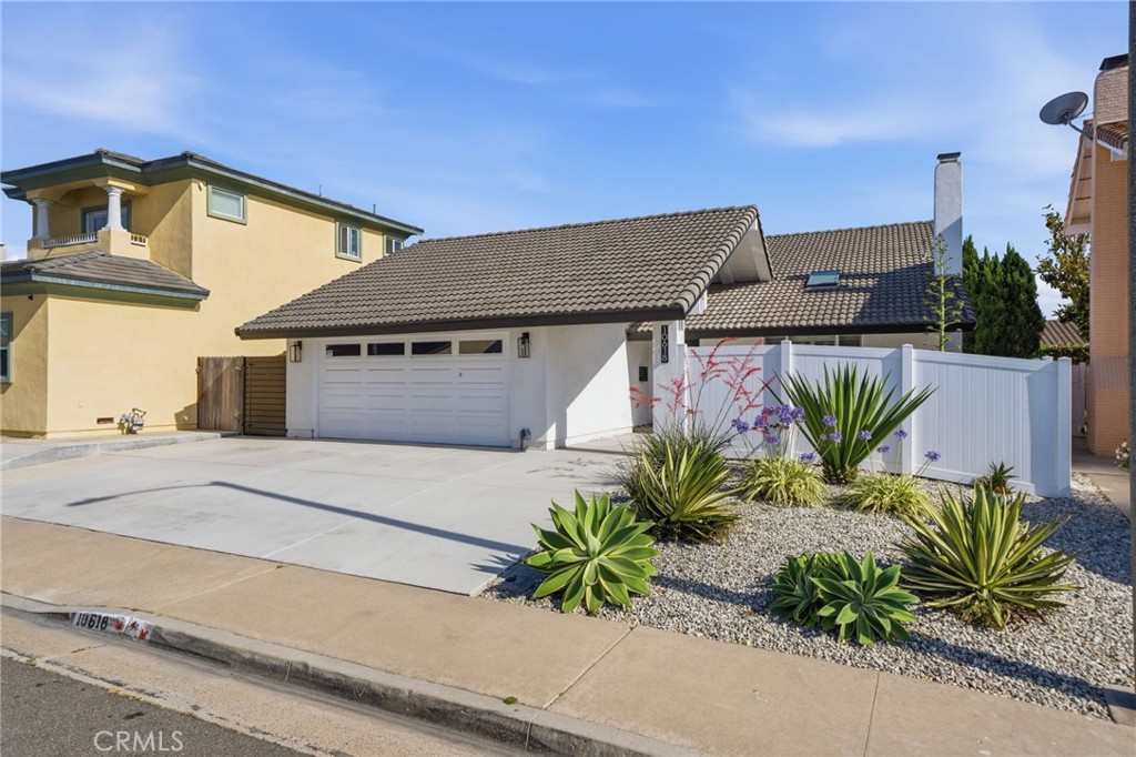 10618 El Toro Property Photo 4