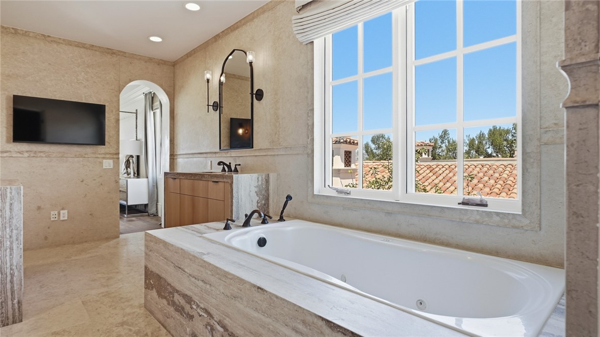 35 Shoreline Property Photo 16