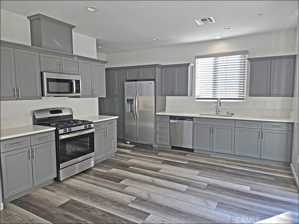 3021 N Sowell Street Property Photo 2