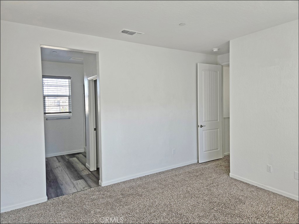 3021 N Sowell Street Property Photo 4
