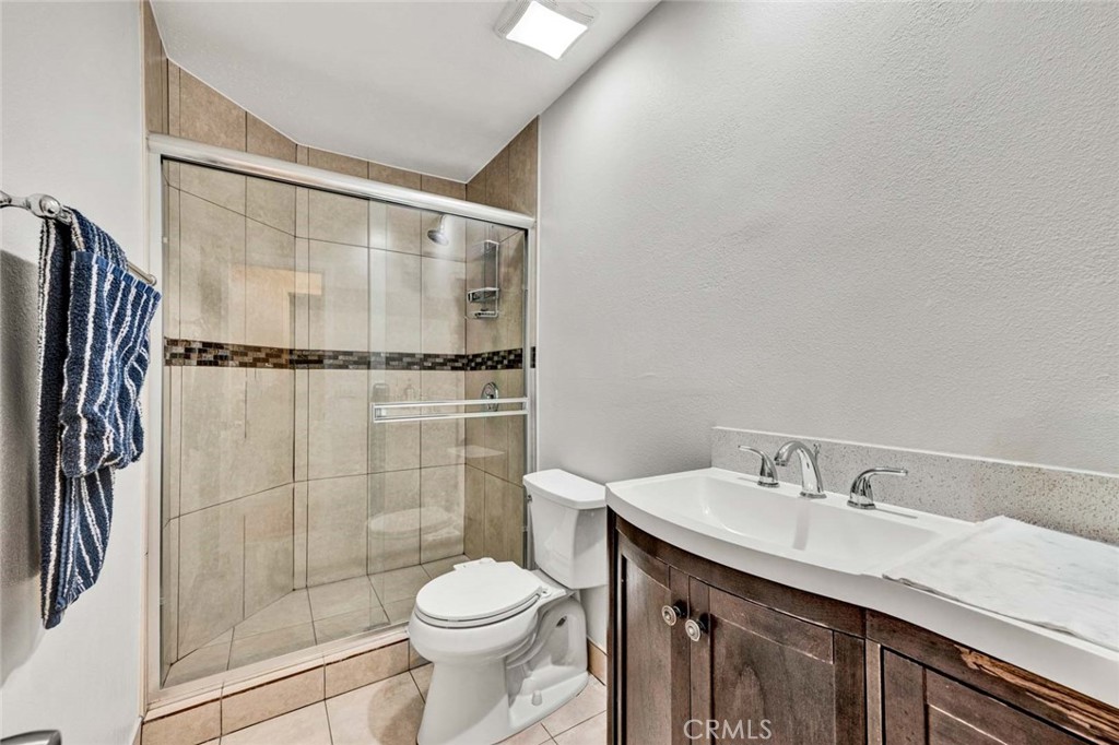 3841 Claremont St Property Photo 17