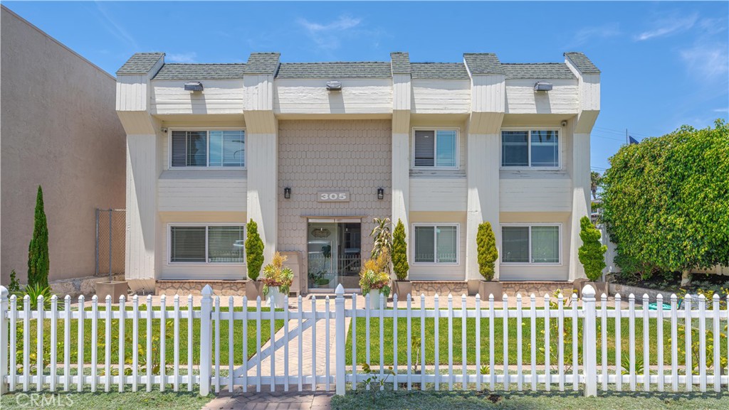 305 17th Property Photo 1