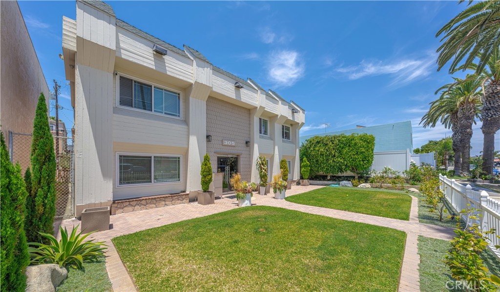 305 17th Property Photo 1