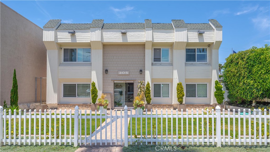 305 17th Property Photo 1