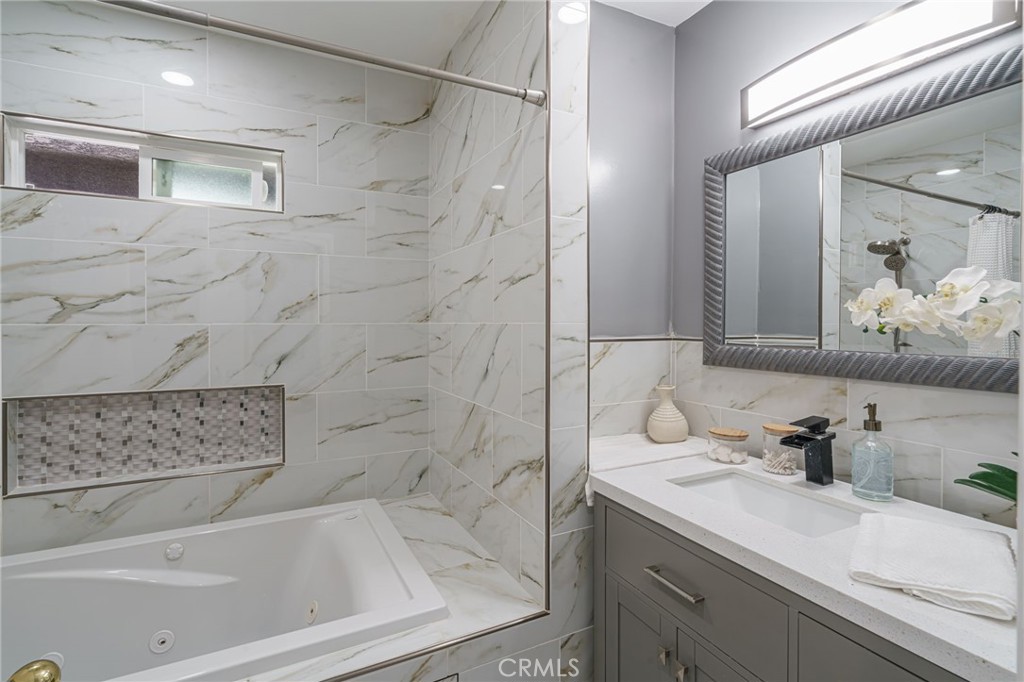 7901 La Carta Circle Property Photo 3