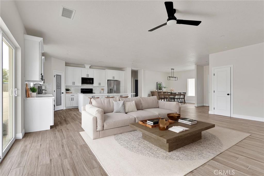 15561 Apple Valley Road Property Photo 10