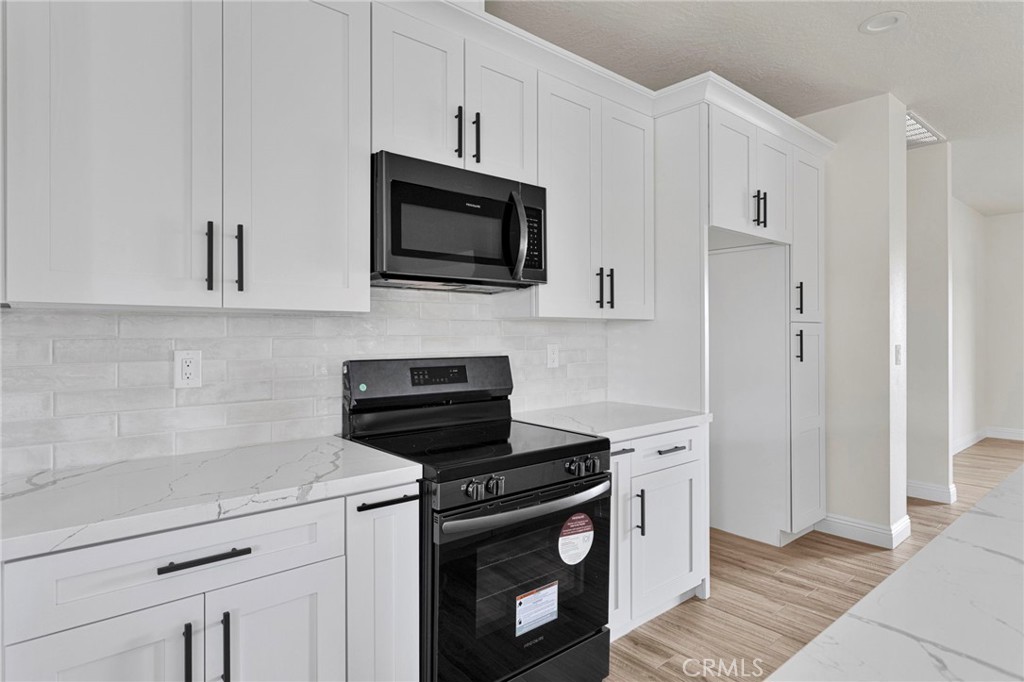 15561 Apple Valley Road Property Photo 15