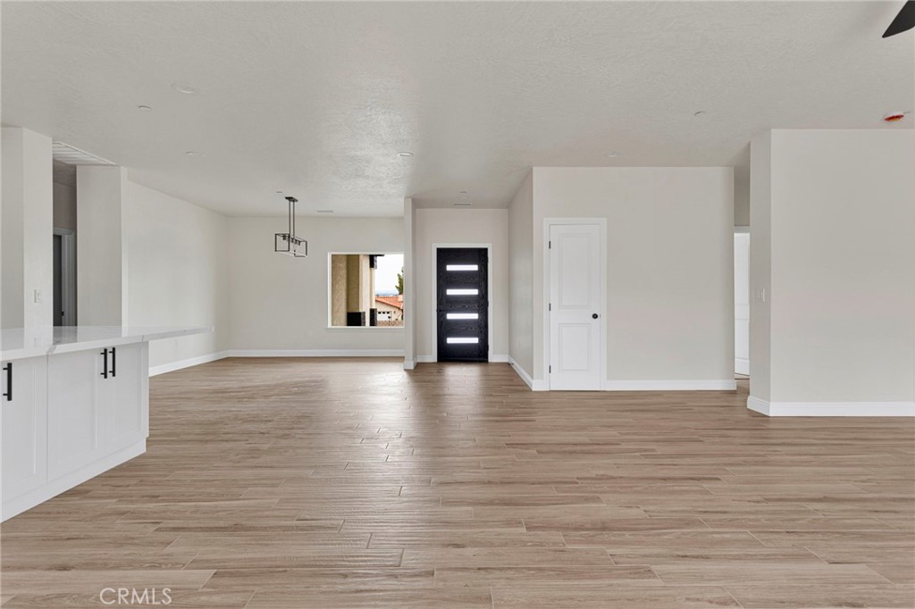15561 Apple Valley Road Property Photo 16