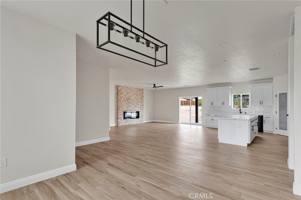 15561 Apple Valley Road Property Photo 19
