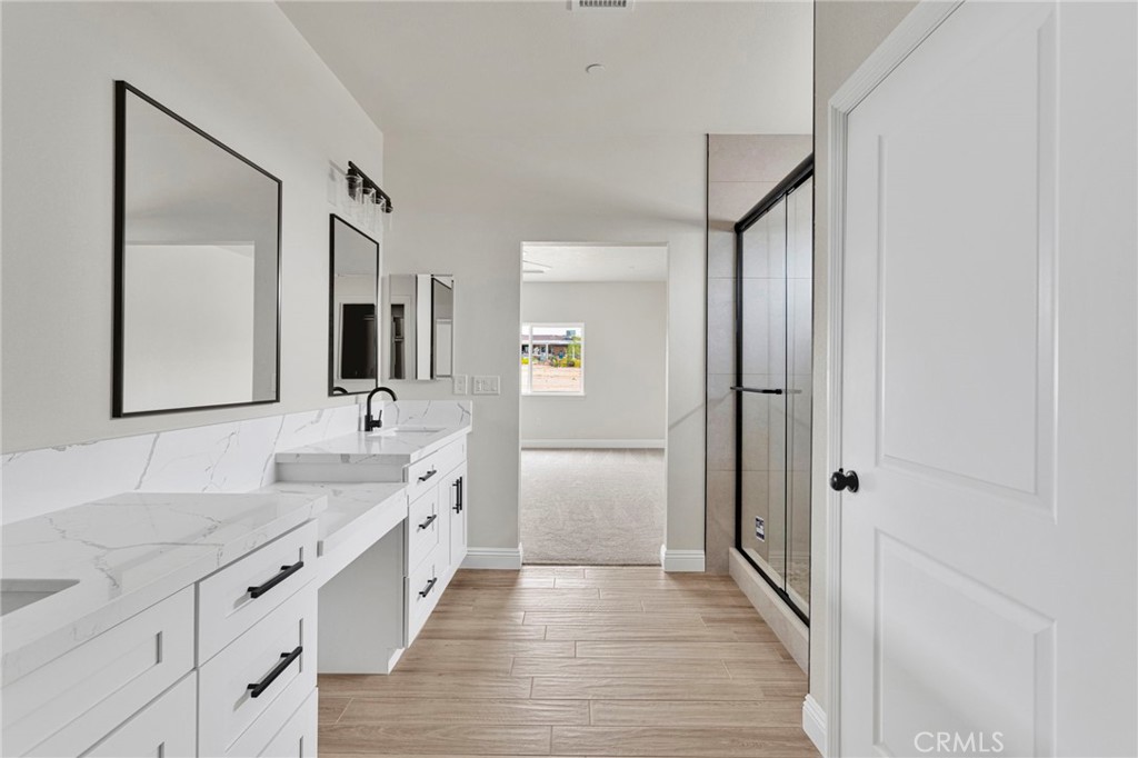 15561 Apple Valley Road Property Photo 33