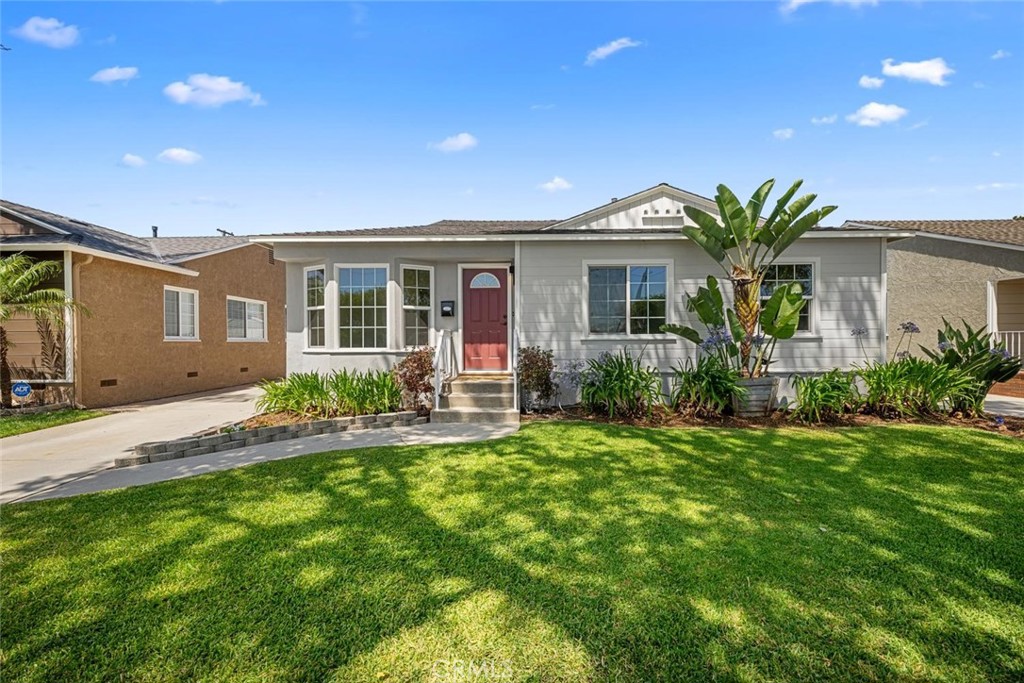 3819 N Studebaker Road Property Photo 1