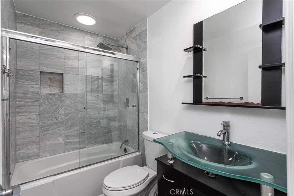 21662 Brookhurst C Property Photo 10