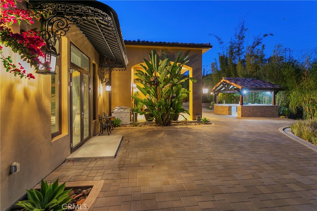 6884 Poco Lago Property Photo 14
