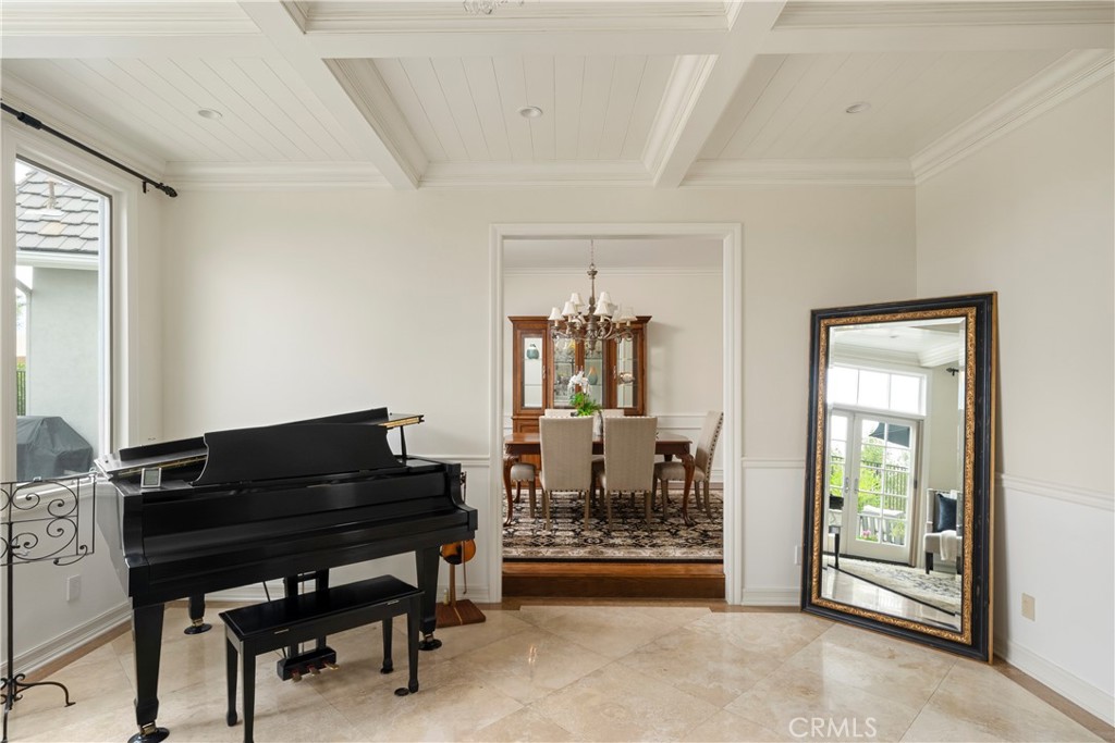 22187 Westcliff Property Photo 7