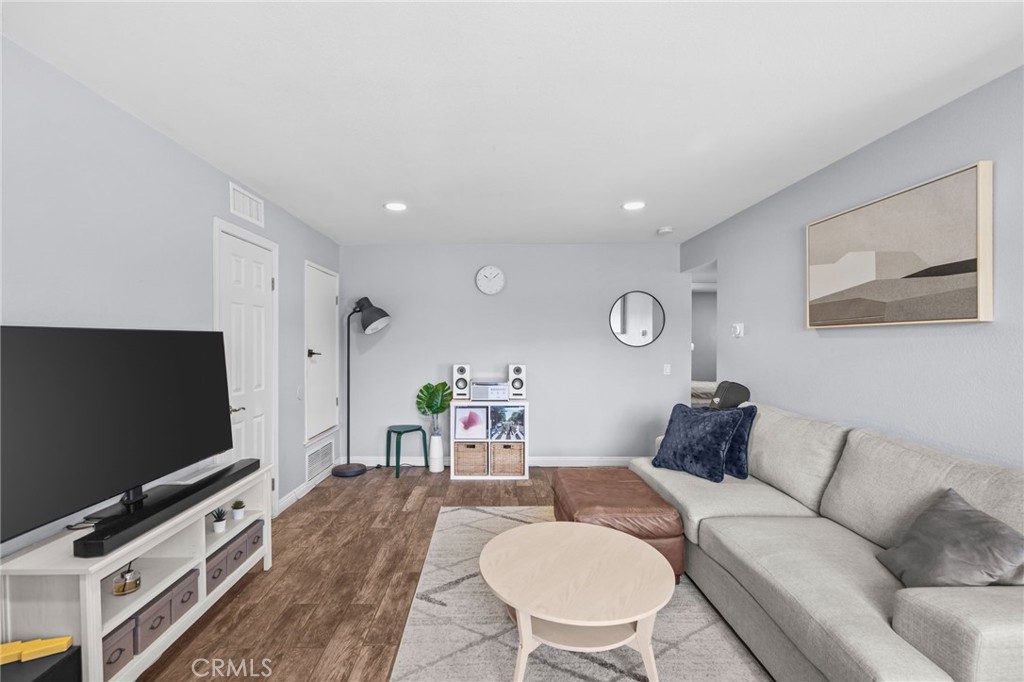 1554 Border B Property Photo 5