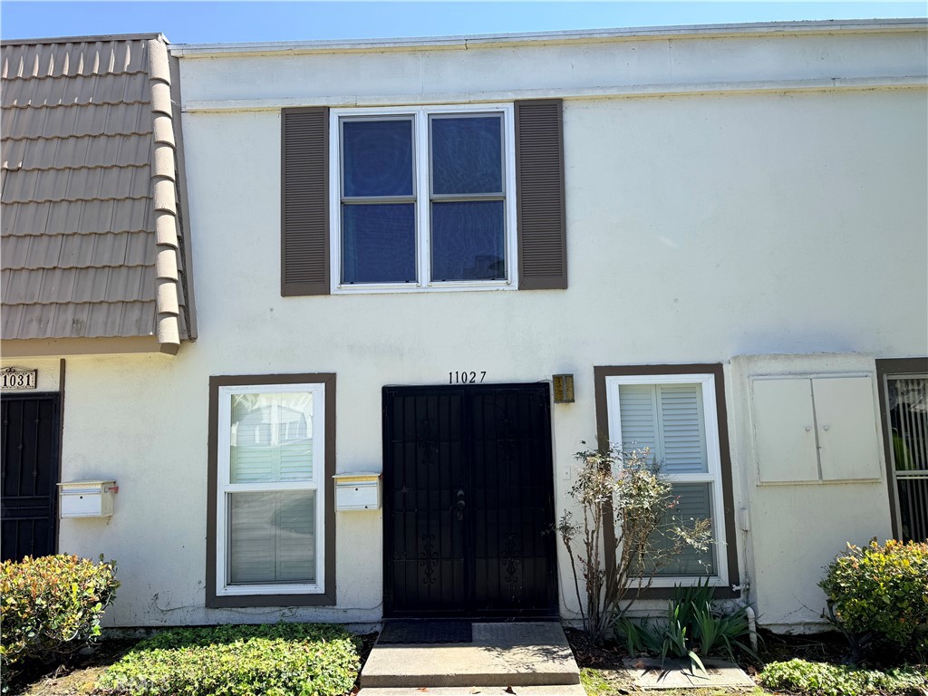 11027 Slater Property Photo 1