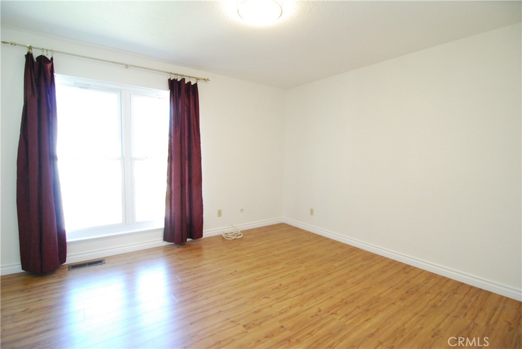 11027 Slater Property Photo 4