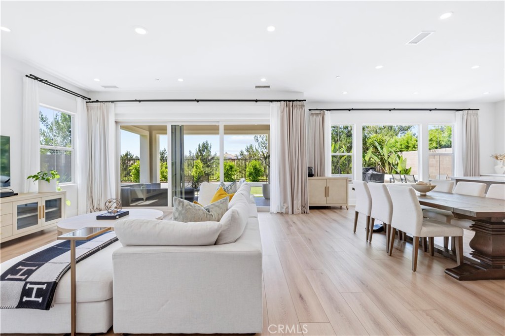 63 Longchamp Property Photo 1