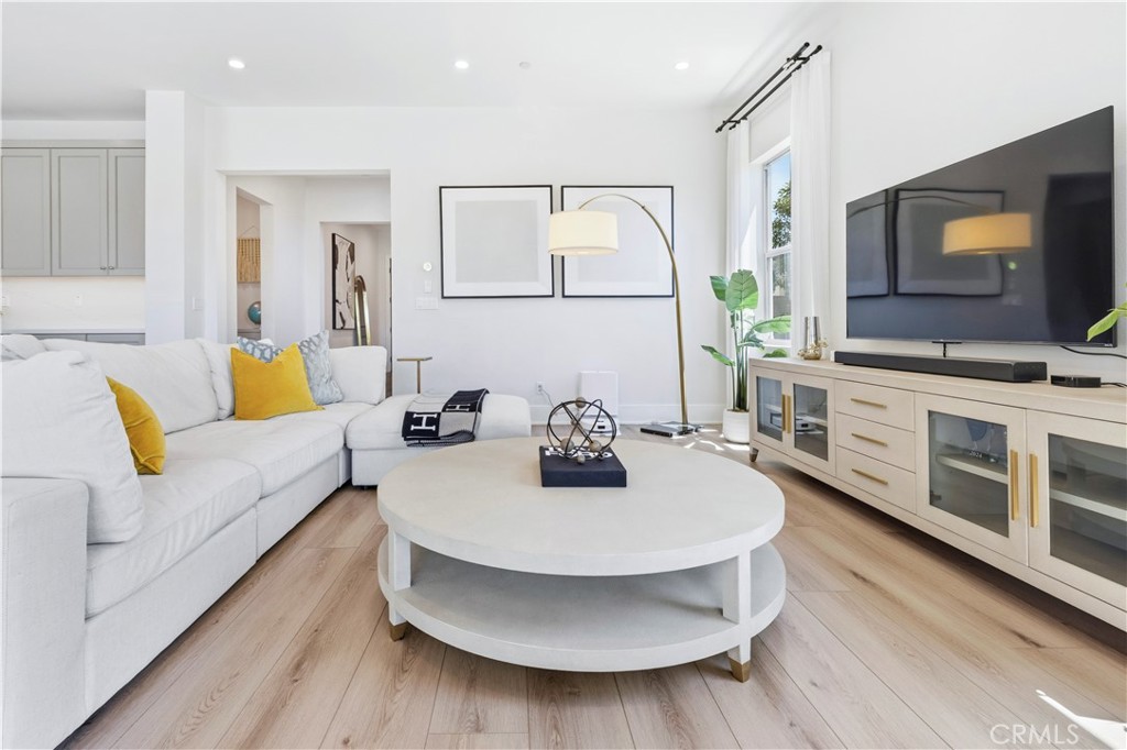 63 Longchamp Property Photo 5