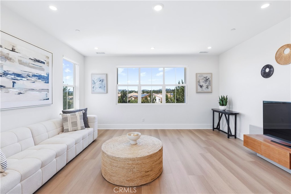63 Longchamp Property Photo 24