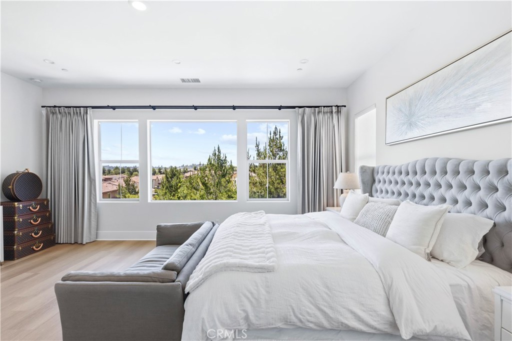63 Longchamp Property Photo 28