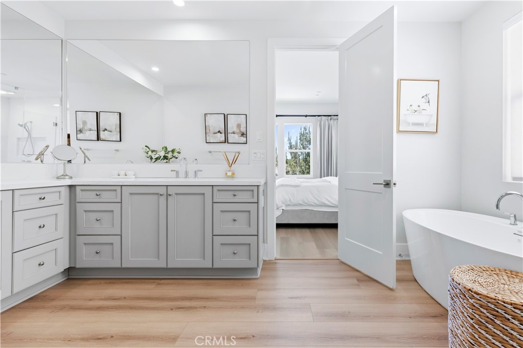 63 Longchamp Property Photo 31