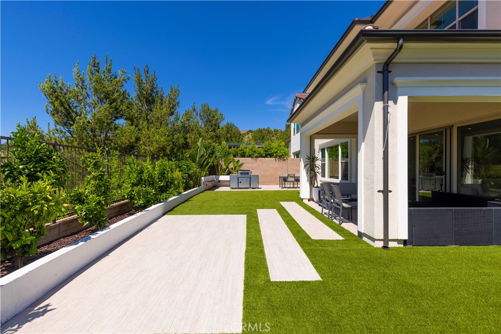63 Longchamp Property Photo 38