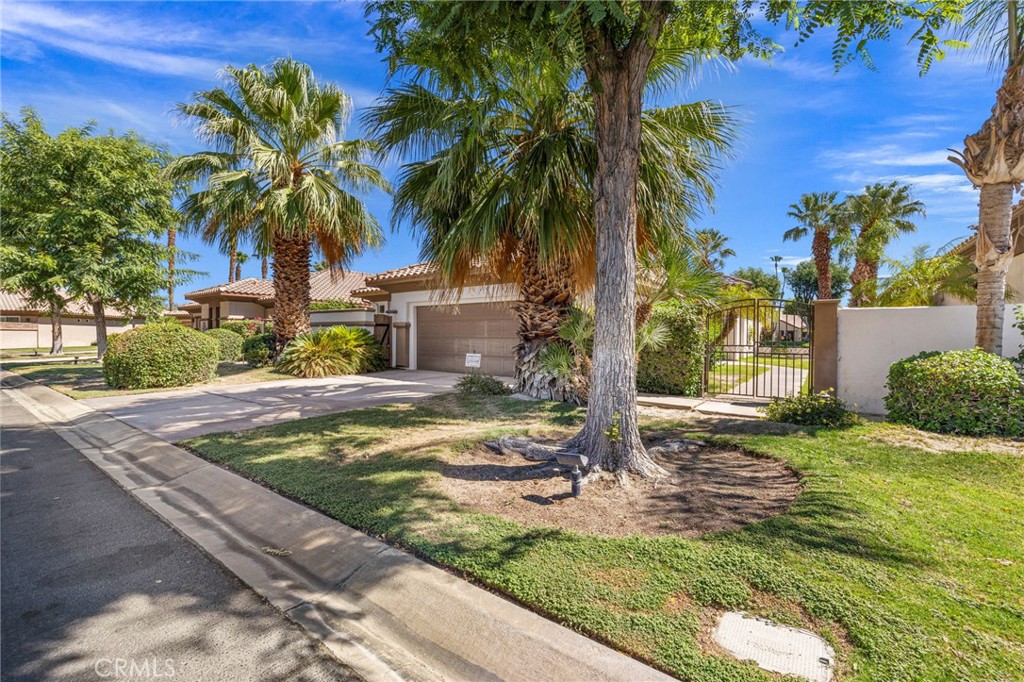 12 Wimbledon Circle Property Photo 43